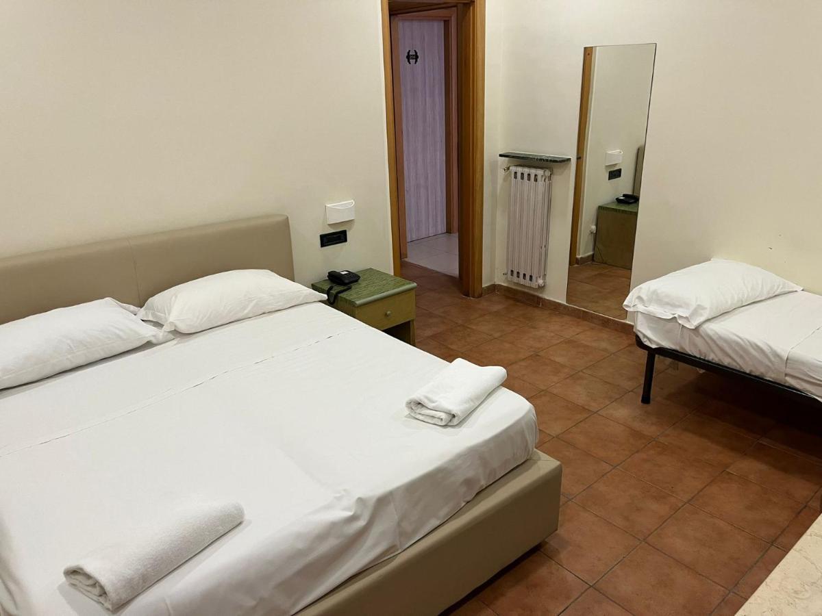 Hotel Porta A Porta Naples Exterior photo